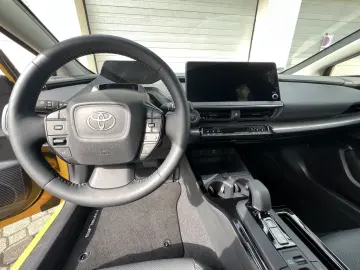 TOYOTA Prius Plug-in Hybrid Advanced  Solardach 360 Kam