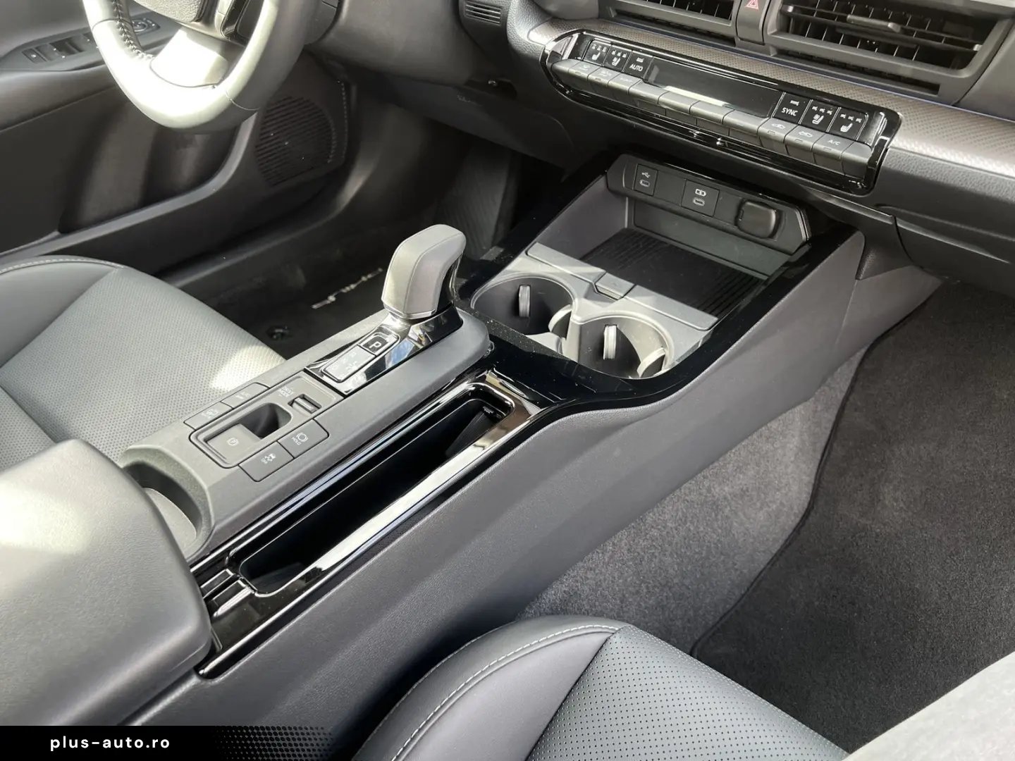 TOYOTA Prius Plug-in Hybrid Advanced  Solardach 360 Kam