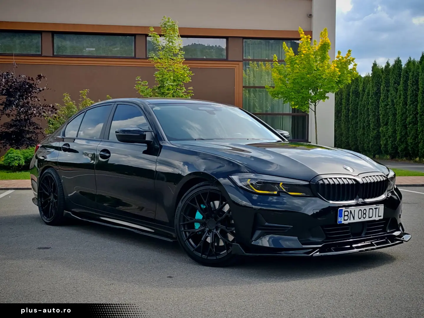 BMW 330