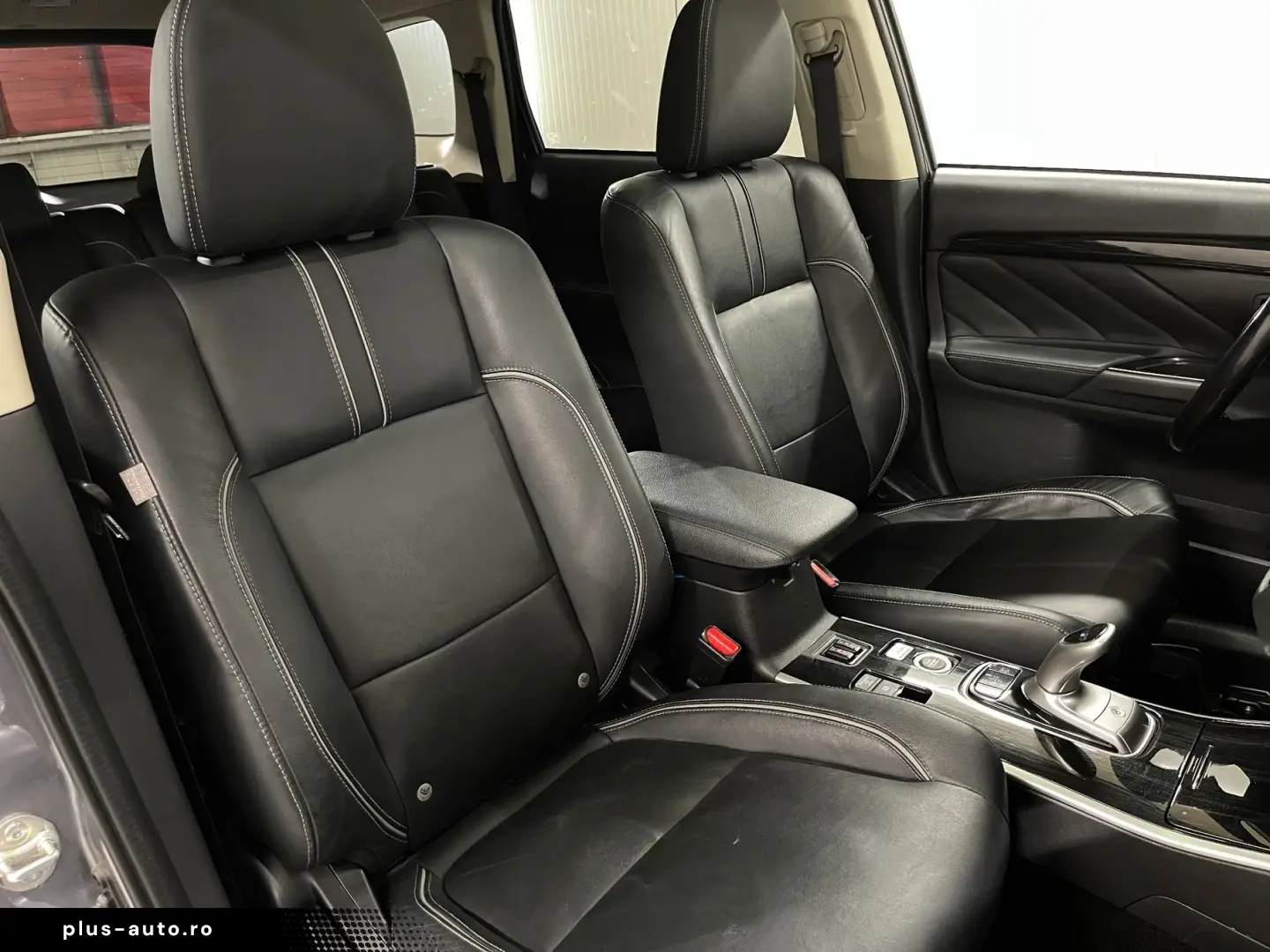 MITSUBISHI Outlander 2017 — imagine 10