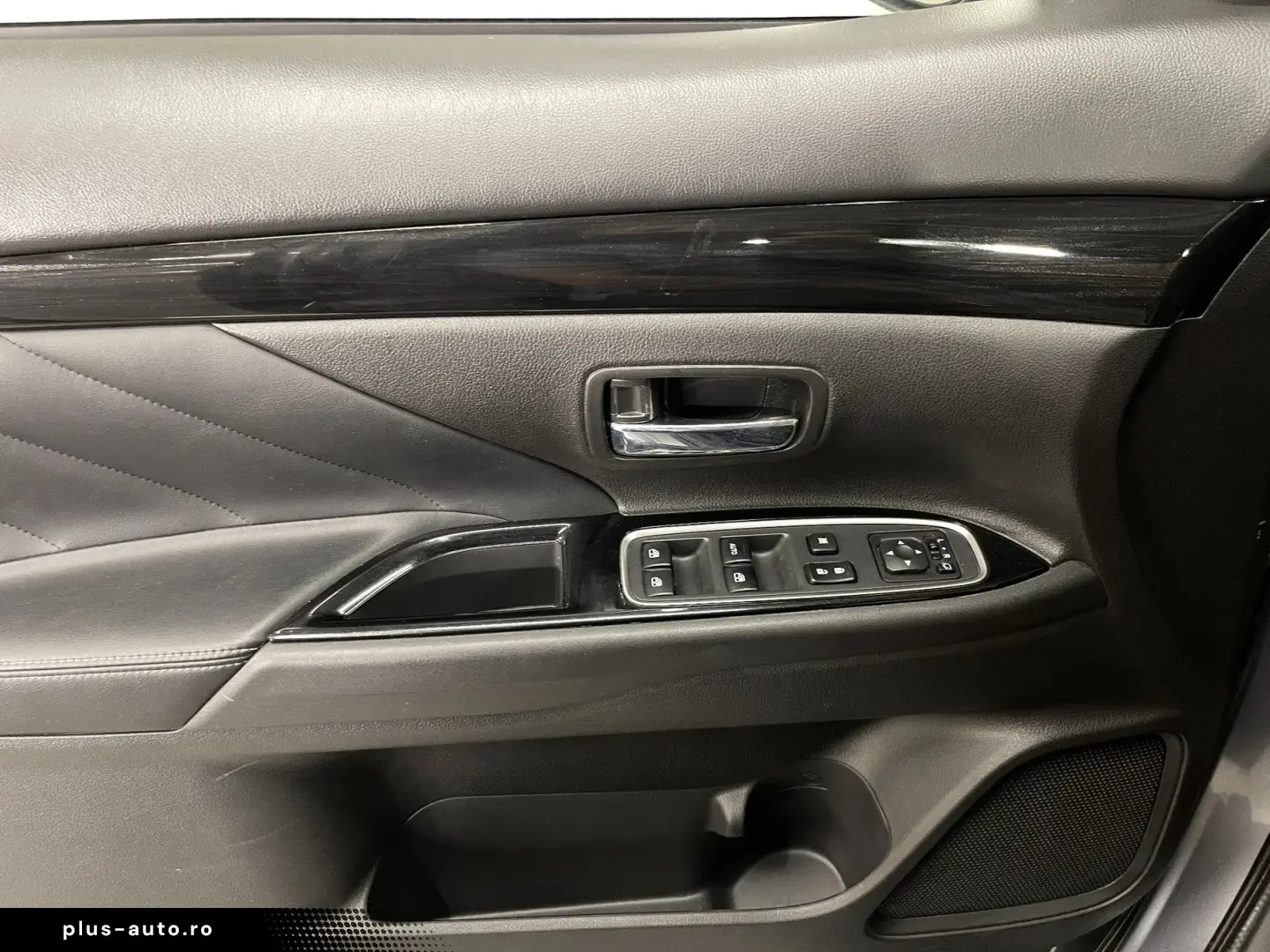 MITSUBISHI Outlander 2017 — imagine 27