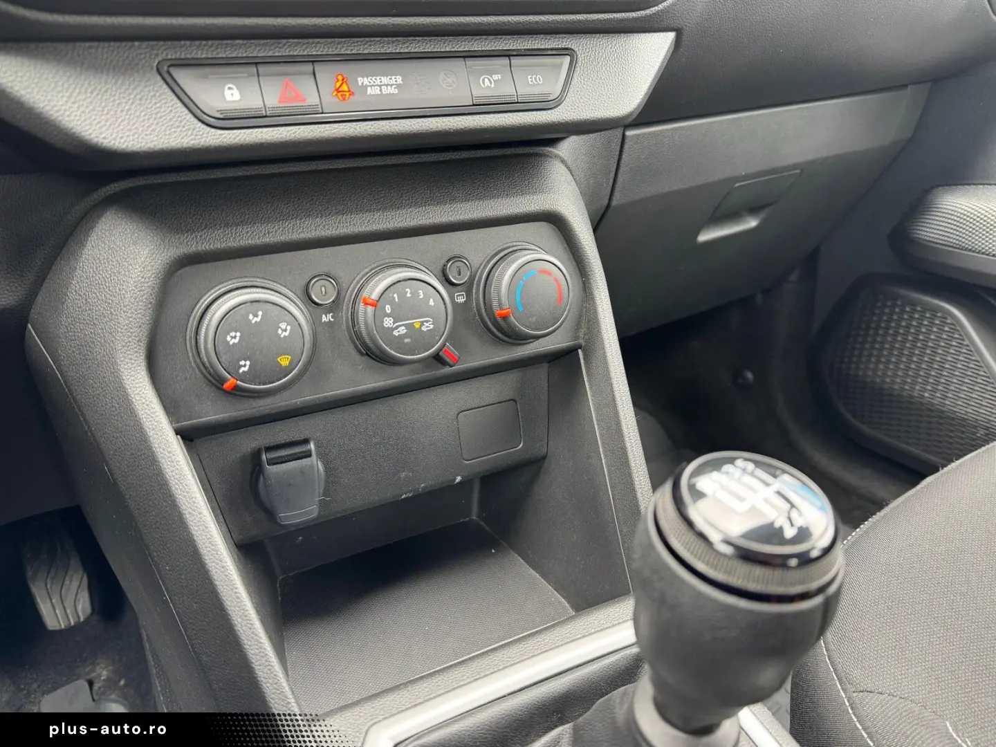 DACIA Logan 2024 — imagine 9