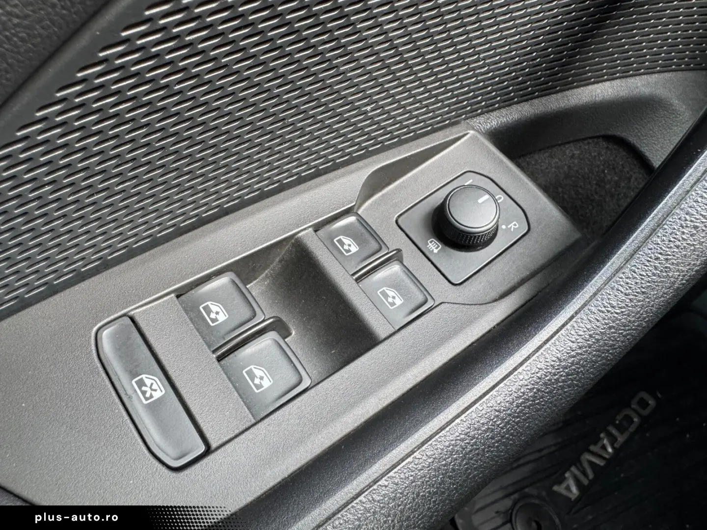 SKODA Octavia 2021 — imagine 14