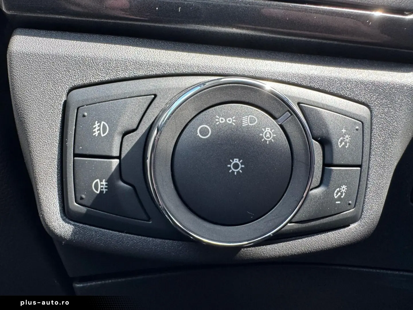 FORD Mondeo 2021 — imagine 18