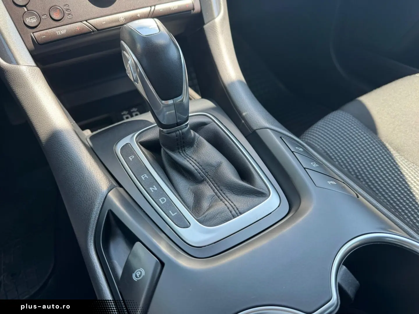FORD Mondeo 2022 — imagine 10