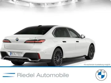 BMW 740d xDrive M Sportpaket Standhzg Pano DAPro B&W