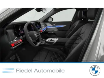 BMW 740d xDrive M Sportpaket Standhzg Pano DAPro B&W