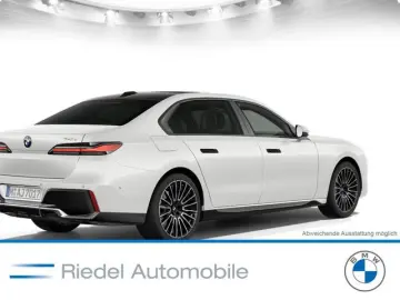 BMW 740d xDrive M Sportpaket Standhzg Pano DAPro B&W