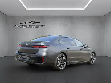 BMW 740d xDrive M SPORT PRO HAL MASSAGE HUD 21