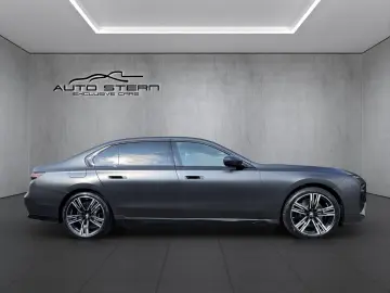 BMW 740d xDrive M SPORT PRO HAL MASSAGE HUD 21