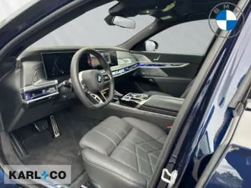 BMW 740 dA xDr. M-SportPRO B&W Executive Lounge TV