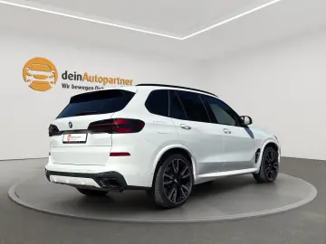 BMW X5 M60 i LED LEDER HUD AHK STHZ PANO SURROUND VI