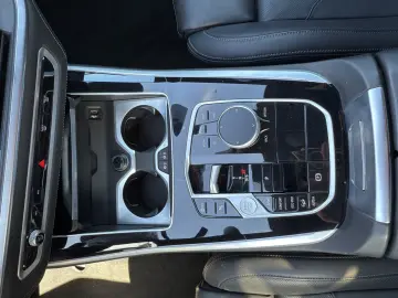 BMW X5 M60 i LED LEDER HUD AHK STHZ PANO SURROUND VI