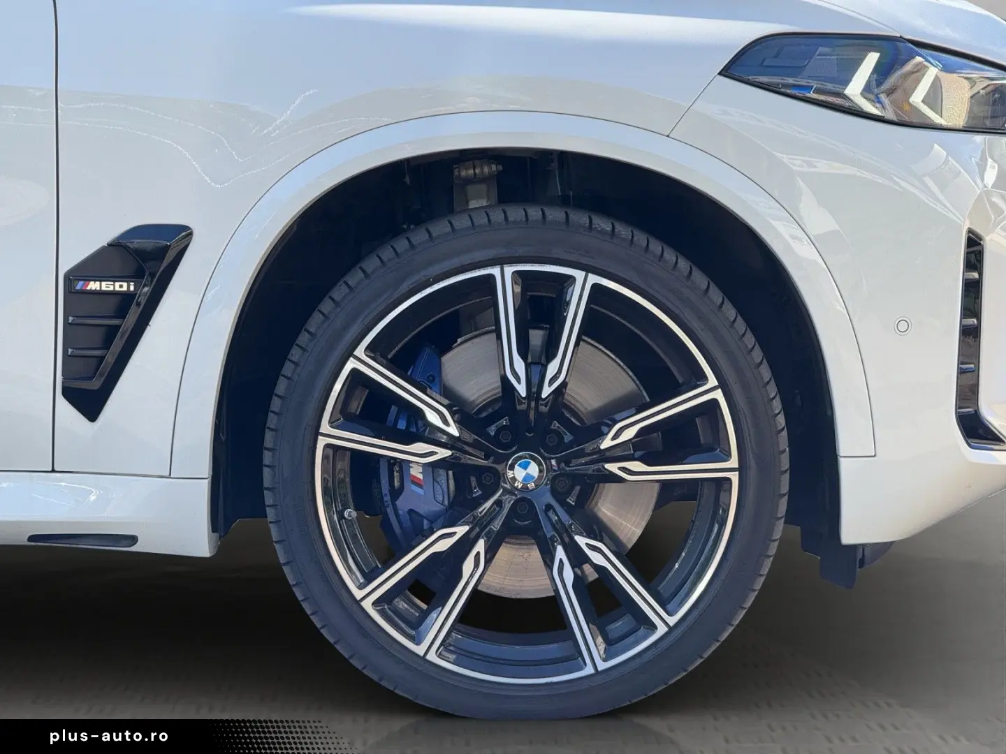 BMW X5 M60 i LED LEDER HUD AHK STHZ PANO SURROUND VI