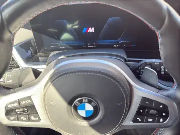 BMW X5 M60 LED LEDER HUD AHK STHZ PANO SURROUND VIEW