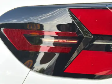 BMW X5 M60 LED LEDER HUD AHK STHZ PANO SURROUND VIEW