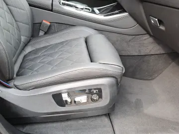 BMW X5 M60i xDrive M Sport AHK Harman K Kamera LED