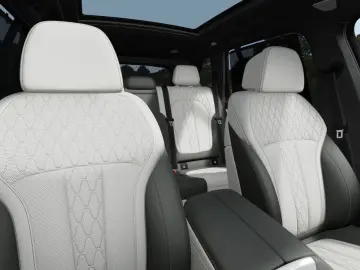 BMW X5 M60i xDr M Pro B&W Bi-Color 22  StHz Massage