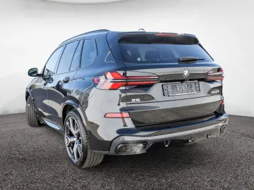BMW X5 M60i xDrive PRO AHK PANO AKTIVLENK H K NAVI