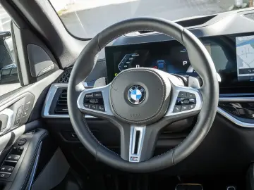 BMW X5 M60i xDrive PRO AHK PANO AKTIVLENK H K NAVI