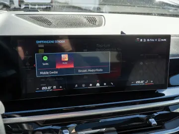 BMW X5 M60i xDrive PRO AHK PANO AKTIVLENK H K NAVI