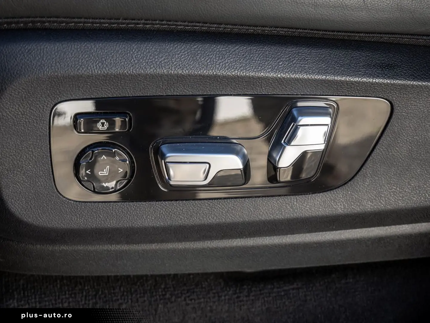 BMW X5 M60i xDrive PRO AHK PANO AKTIVLENK H K NAVI
