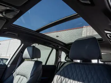BMW X5 M60i xDrive PRO AHK PANO AKTIVLENK H K NAVI