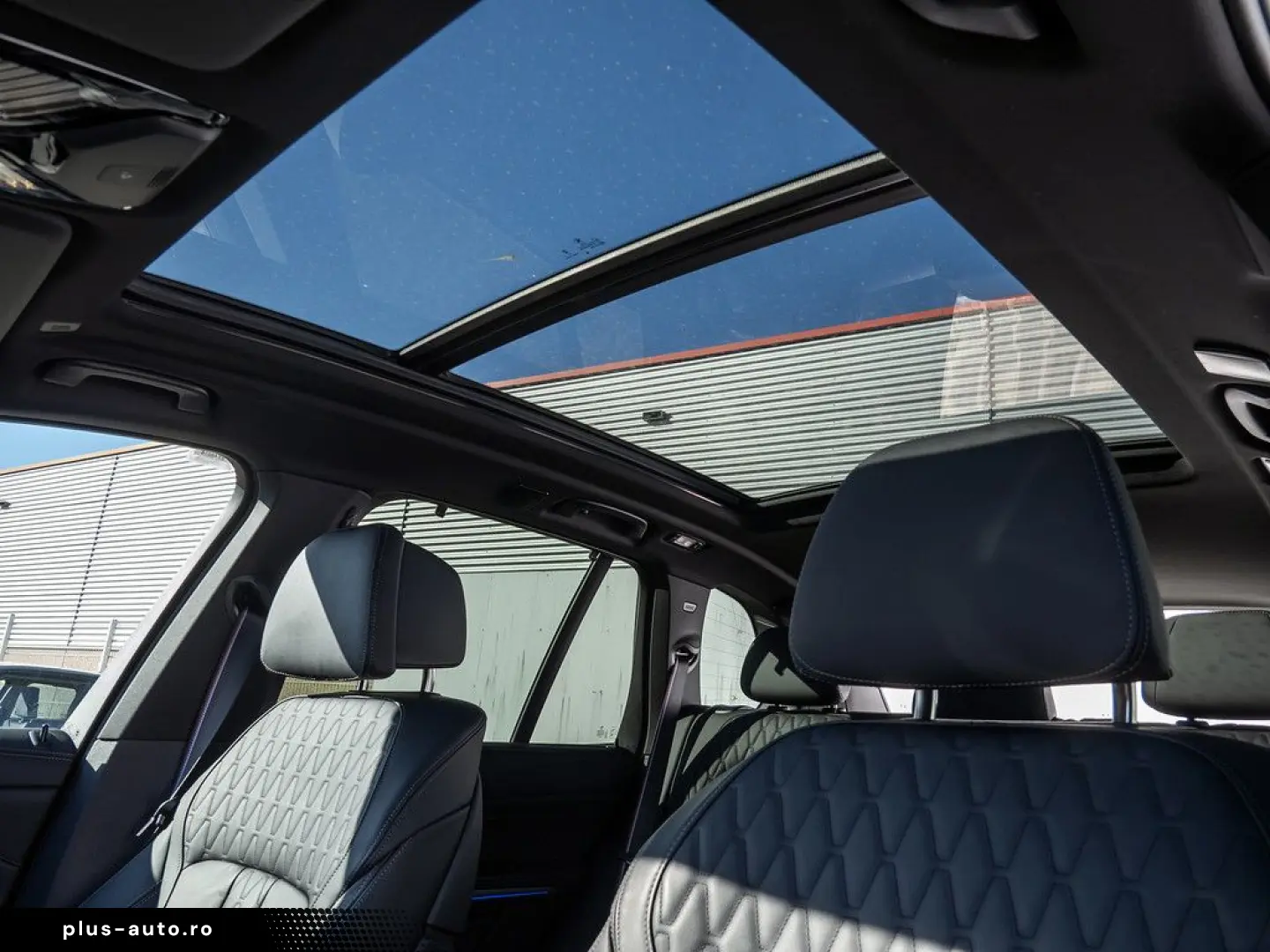 BMW X5 M60i xDrive PRO AHK PANO AKTIVLENK H K NAVI