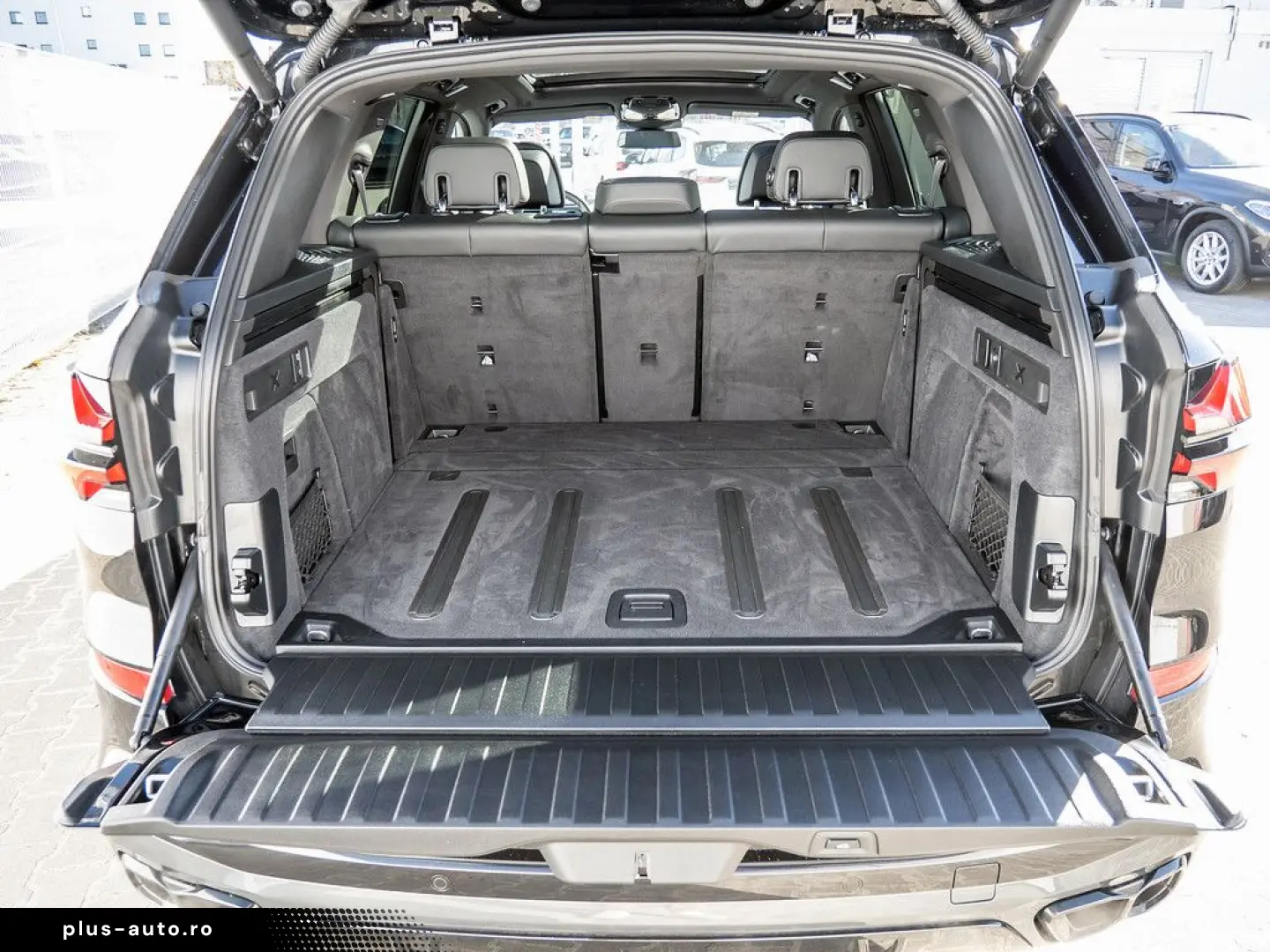 BMW X5 M60i xDrive PRO AHK PANO AKTIVLENK H K NAVI