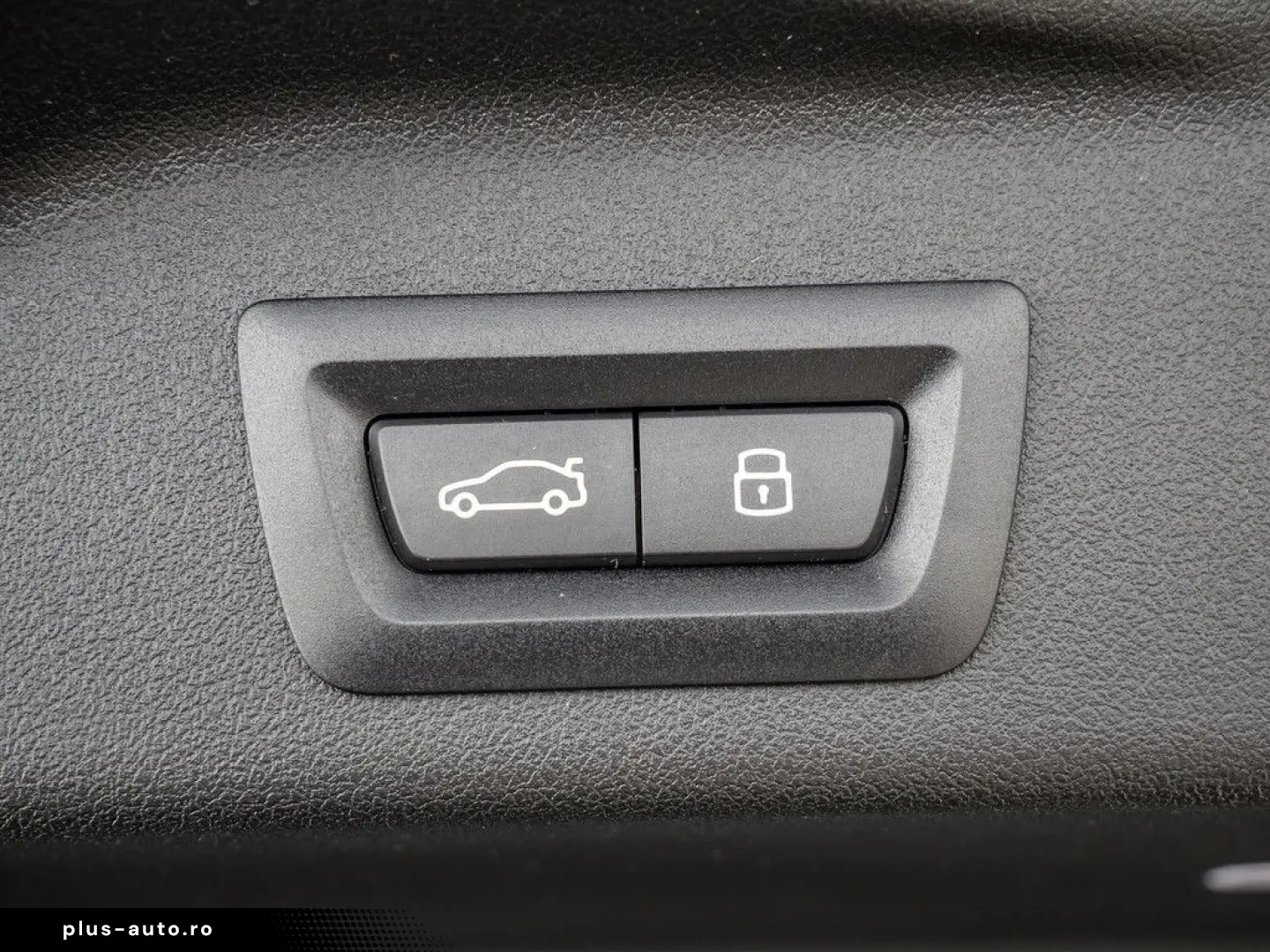 BMW X5 M60i xDrive PRO AHK PANO AKTIVLENK H K NAVI