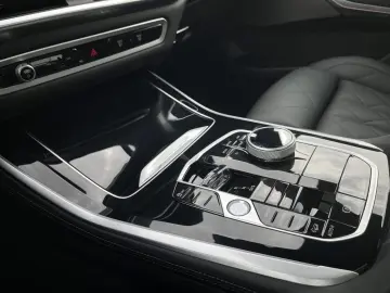 BMW X5 M60i xDr M SPORT PRO SkyL AHK Lea.o.Anz.828 -
