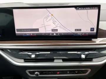 BMW X6 xDr40d M Sport 22  StHz Pano AHK AutoB SoftCl