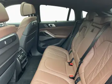 BMW X6 xDr40d M Sport 22  StHz Pano AHK AutoB SoftCl