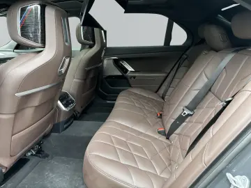 BMW 740d xDrive Limousine M Sportpaket