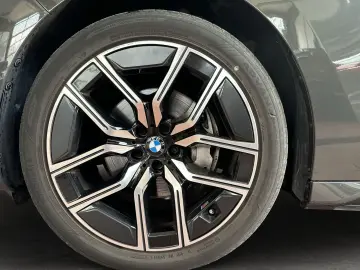 BMW 740d xDrive Limousine M Sportpaket