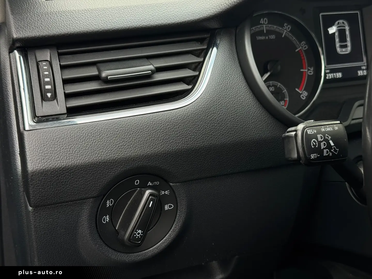 SKODA Octavia 2019 — imagine 37
