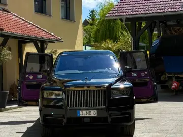 ROLLS ROYCE Cullinan Black Badge Black Badge