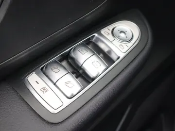 MERCEDES-BENZ V