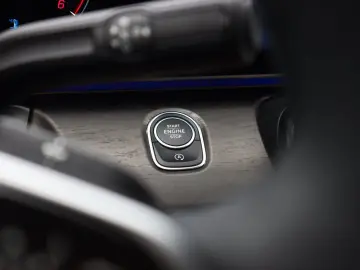 MERCEDES-BENZ V