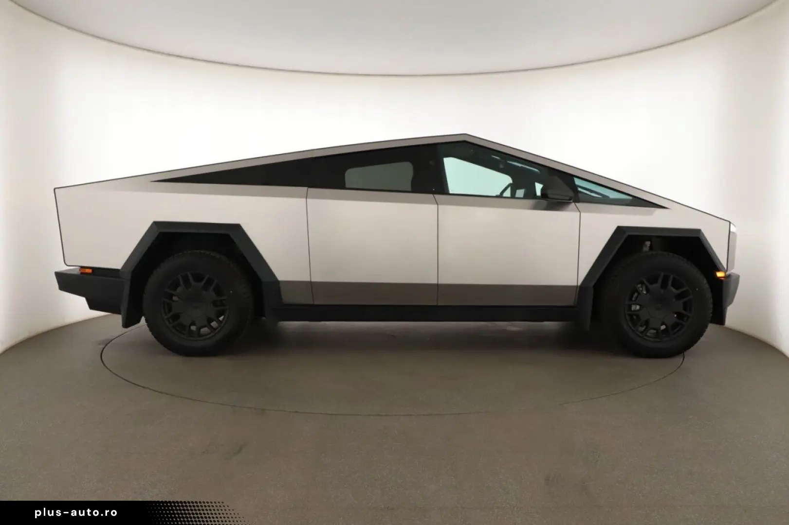 TESLA Cybertruck