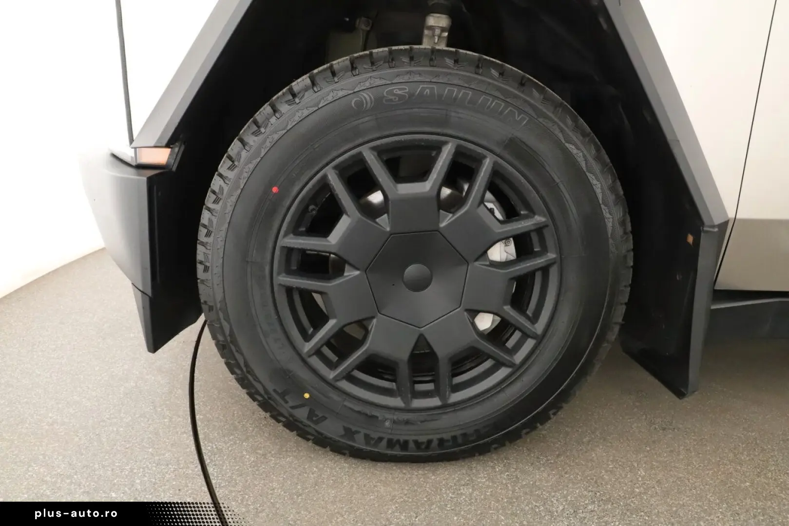 TESLA Cybertruck