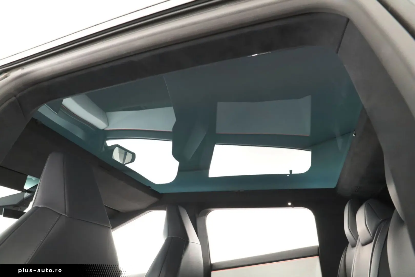 TESLA Cybertruck