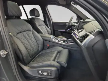 BMW X5 M60i xDrive AHK Pano DA-Prof. Standhzg. 21 LM