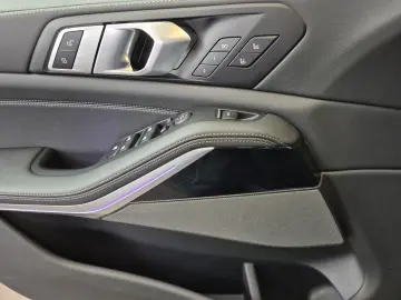 BMW X5 M60i xDrive AHK Pano DA-Prof. Standhzg. 21 LM