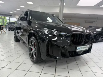 BMW X5 M60 i xD PANO-SKY STHZG H-K HUD ACC GLAS 360