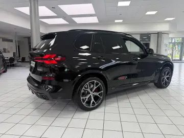 BMW X5 M60 i xD PANO-SKY STHZG H-K HUD ACC GLAS 360