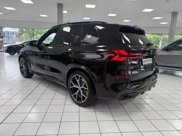 BMW X5 M60 i xD PANO-SKY STHZG H-K HUD ACC GLAS 360
