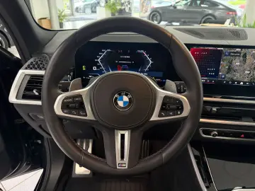 BMW X5 M60 i xD PANO-SKY STHZG H-K HUD ACC GLAS 360