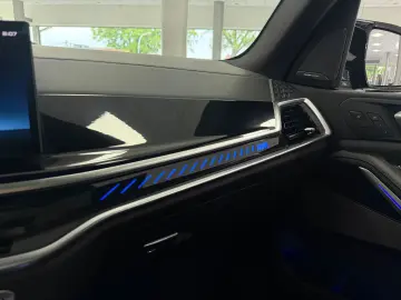 BMW X5 M60 i xD PANO-SKY STHZG H-K HUD ACC GLAS 360