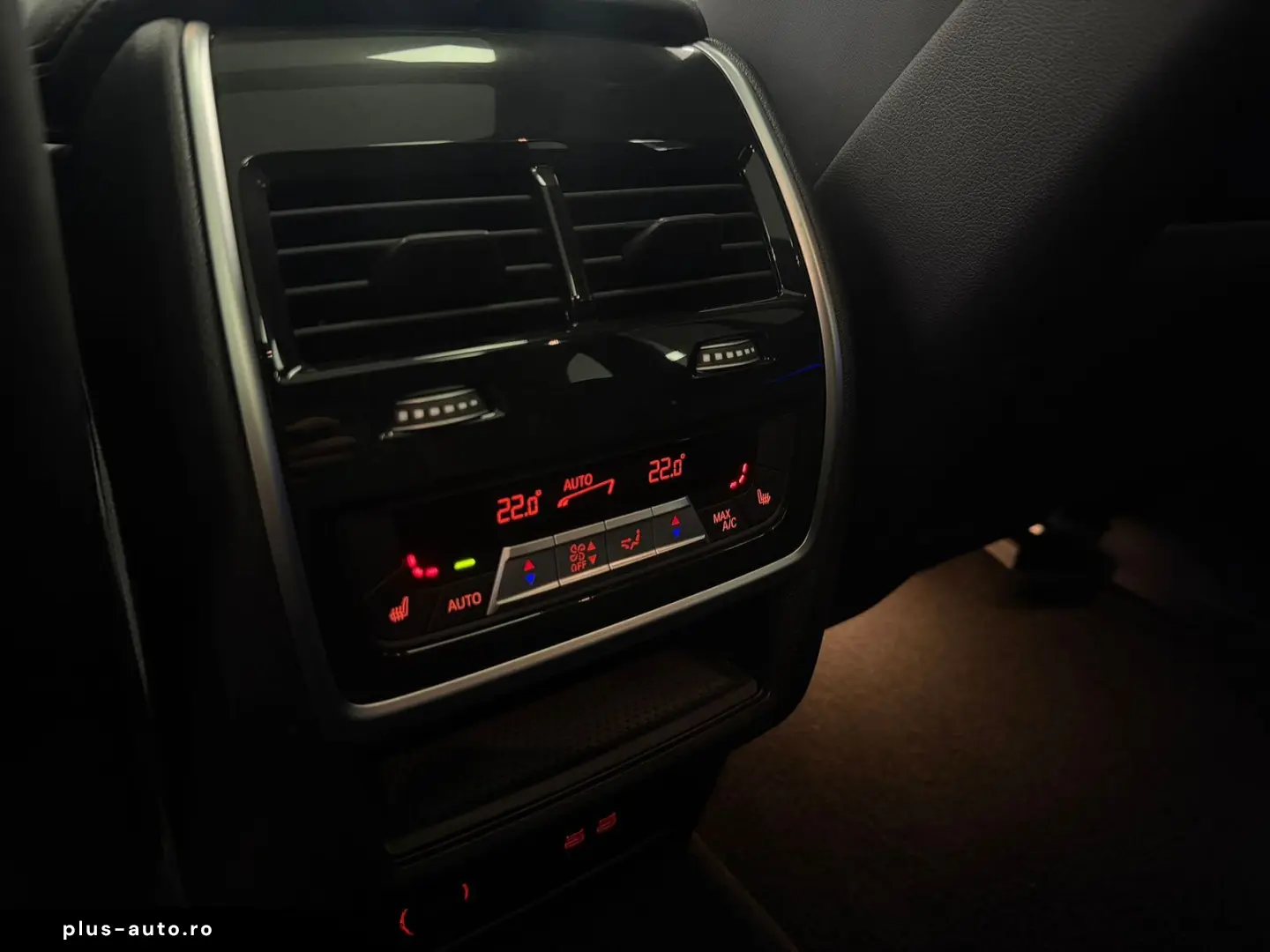 BMW X5 M60 i xD PANO-SKY STHZG H-K HUD ACC GLAS 360